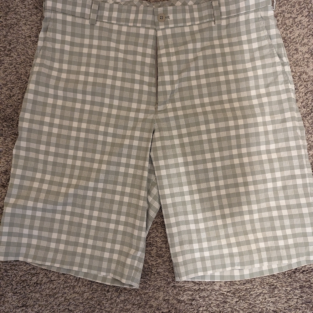 Men's Nike golf shorts